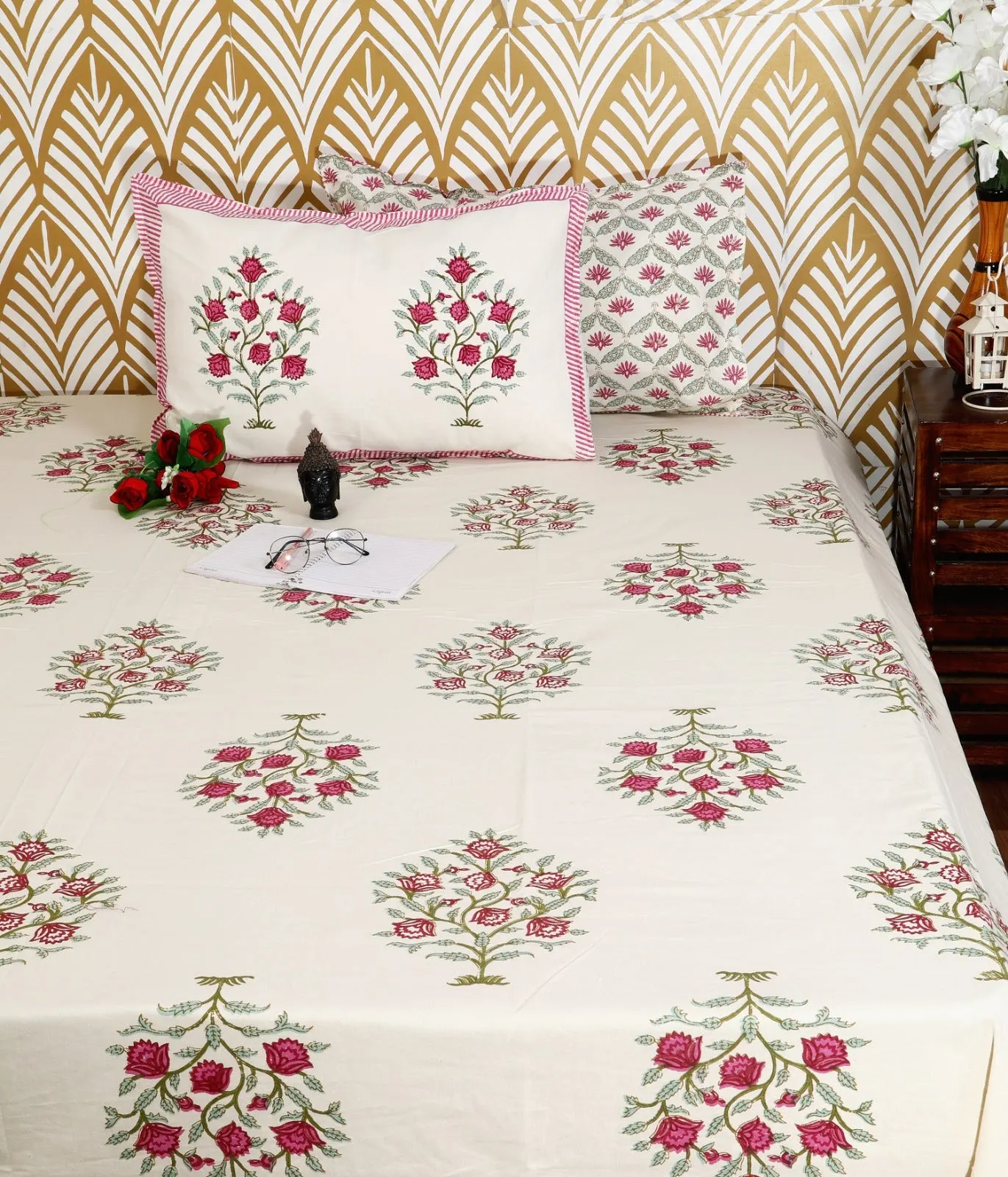 Pink Border Rose Bouquet king size bedsheet 108x108 wholesale Jaipur – Amer collection – view 2