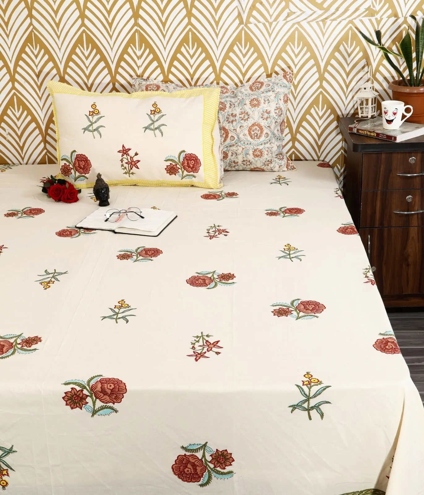 Red Rose Yellow Border king size bedsheet 108x108 wholesale Jaipur – Amer collection – view 2