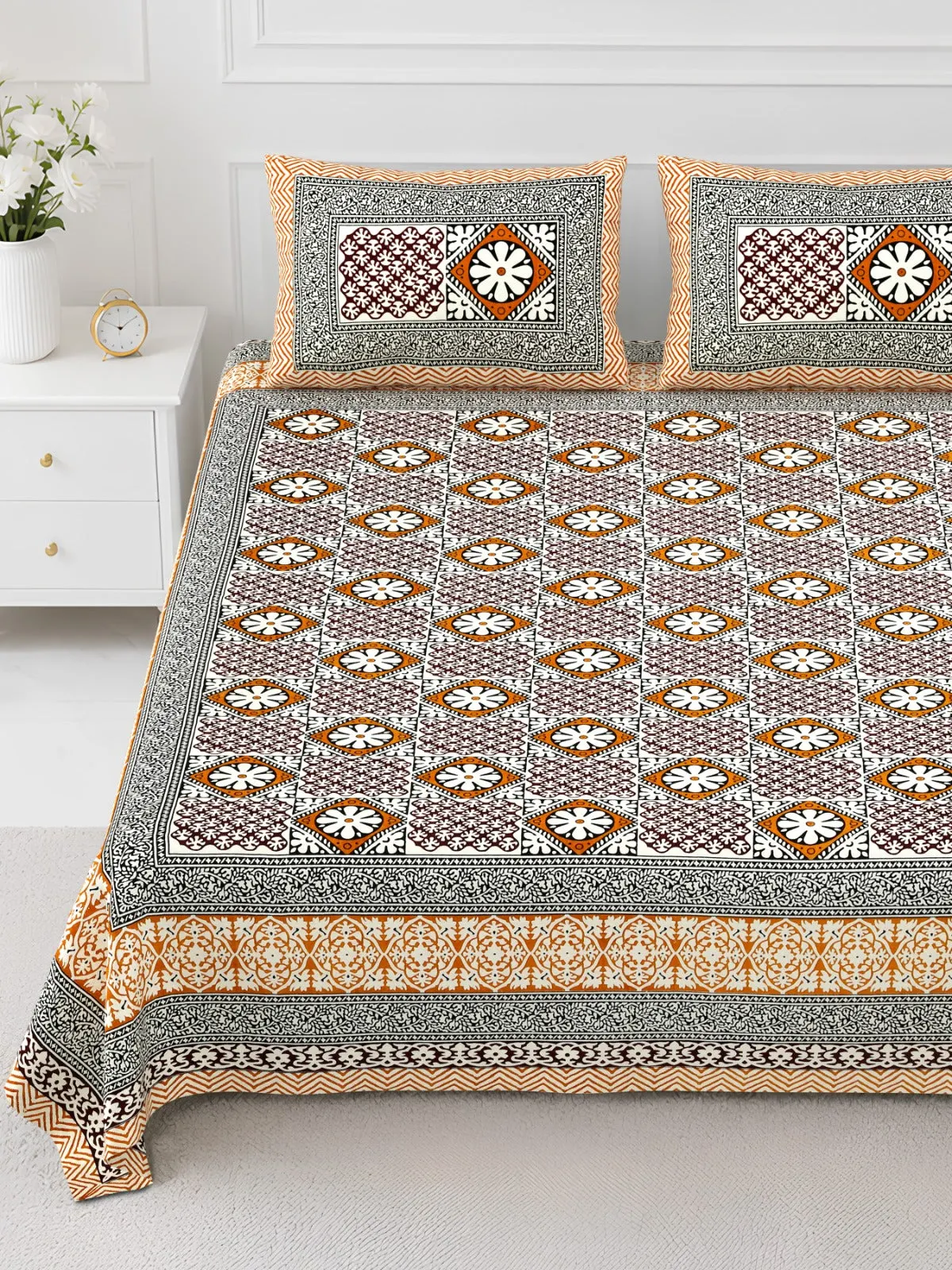 Beige Diamond Medallion printed cotton double bedsheet 90x108 wholesale Jaipur – Rangeela collection – view 2