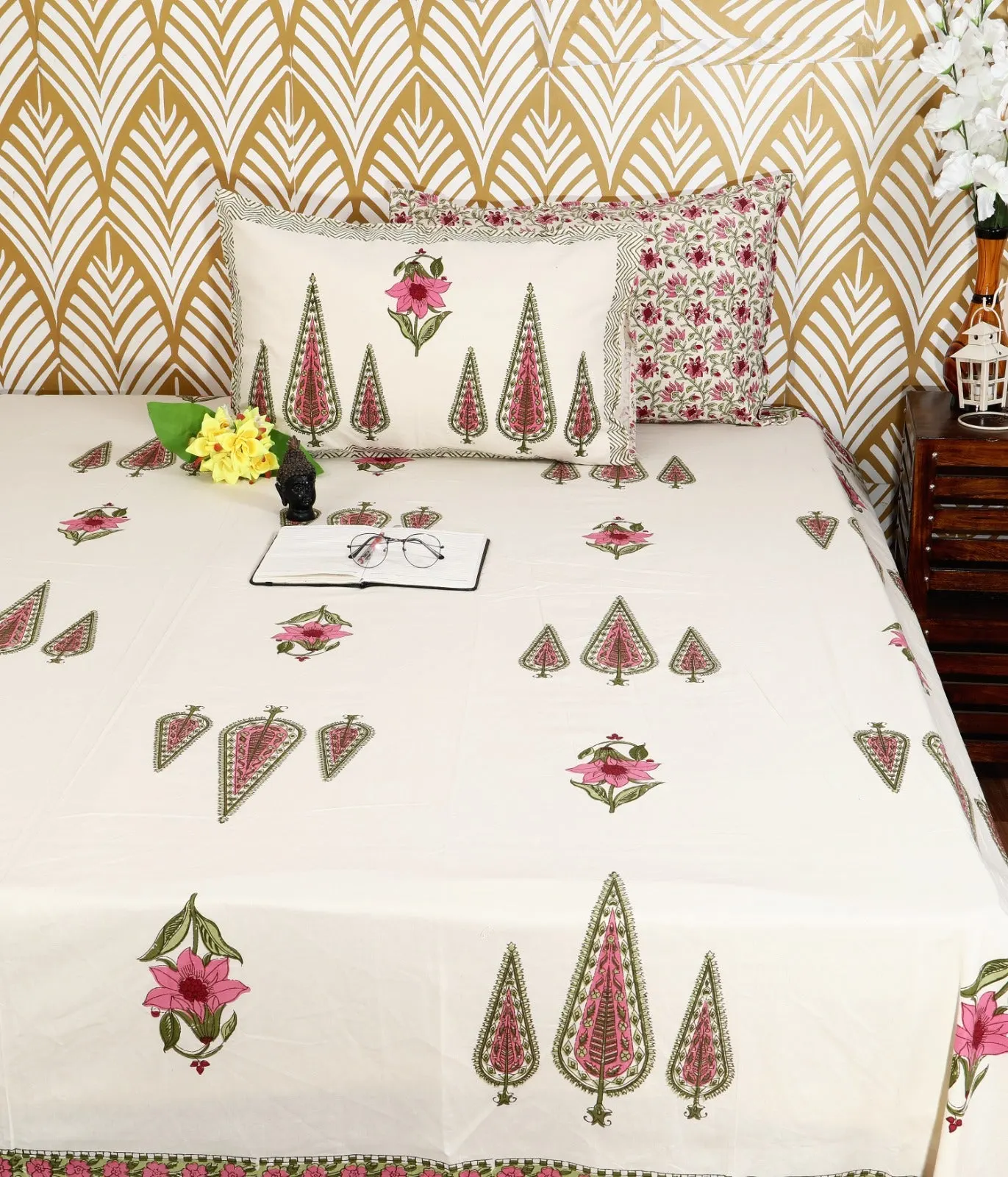 Maroon Cypress Pink Flower king size bedsheet 108x108 wholesale Jaipur – Amer collection – view 2