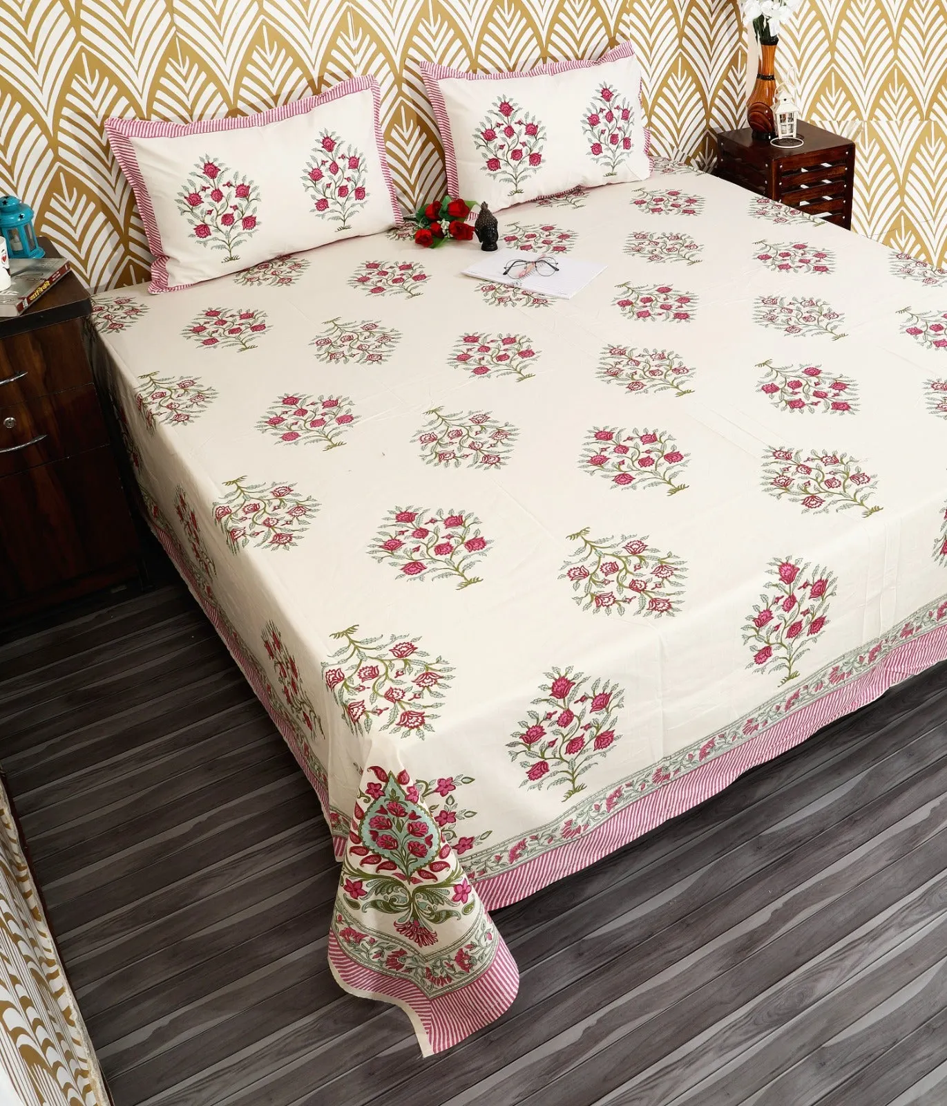 Pink Border Rose Bouquet king size bedsheet 108x108 wholesale Jaipur – Amer collection – view 3